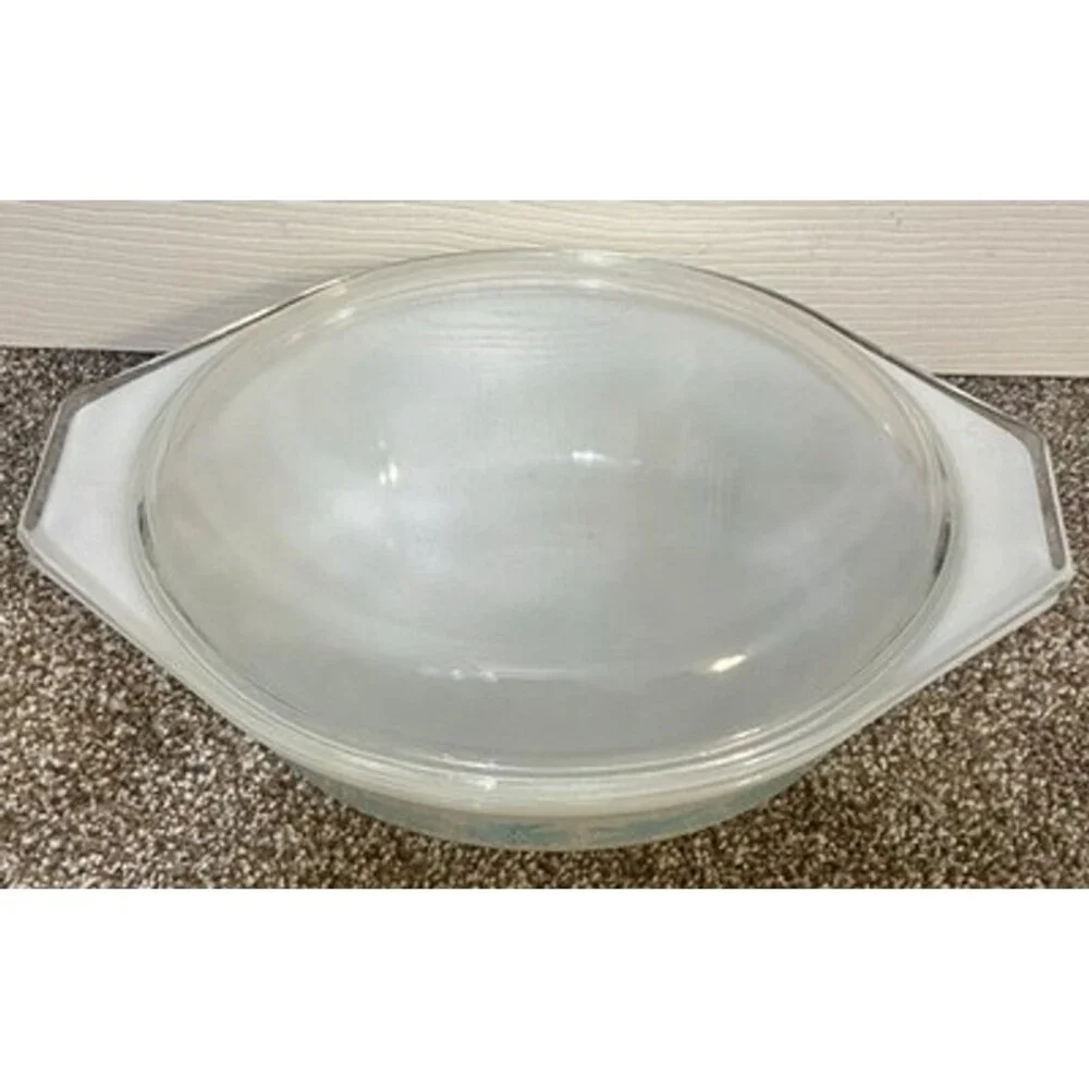 Vintage Pyrex Bluebird 1 1/2 Quart Oval Cinderella Casserole Dish w/ Lid